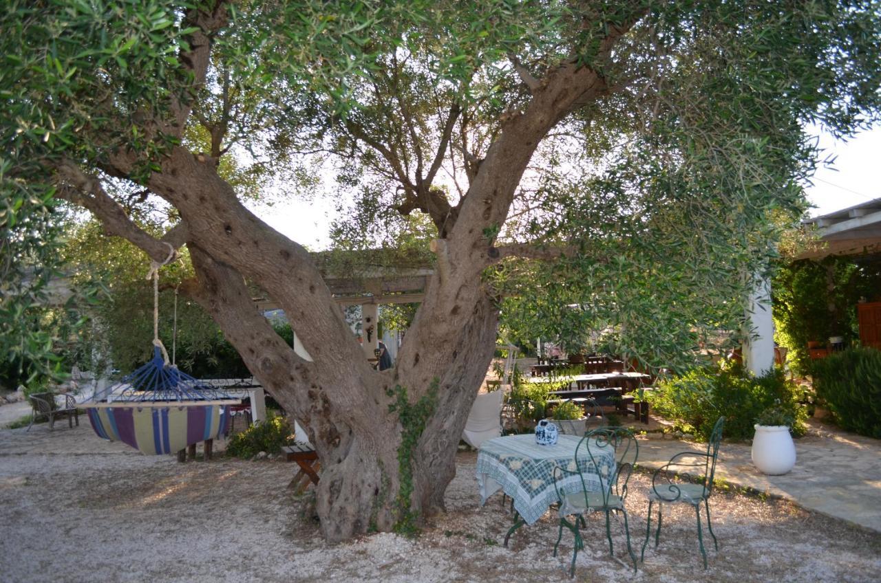 Aparthotel I Trulli Di Acquarossa Cisternino Exteriér fotografie